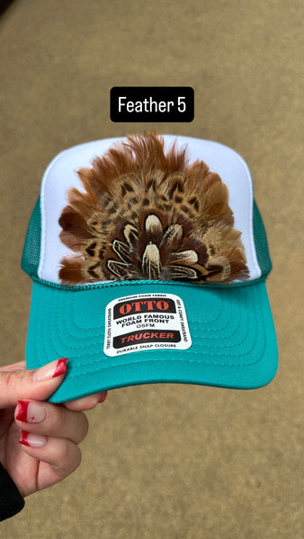 BLUE AND WHITE FEATHER TRUCK HAT