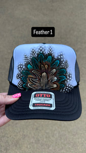 BLACK AND WHITE FEATHER TRUCKER HAT