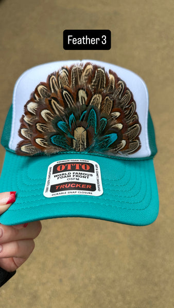 BLUE AND WHITE FEATHER TRUCK HAT