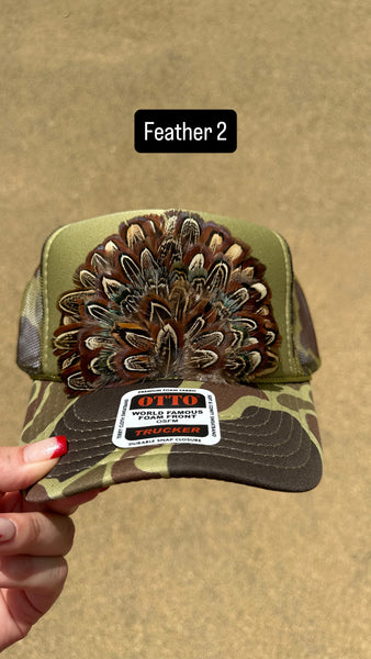 GREEN CAMO CAMOUFLAGE FEATHER TRUCKER HAT