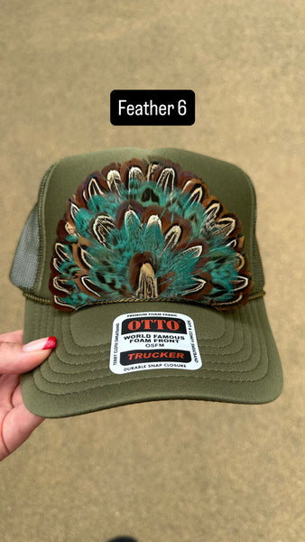 GREEN FEATHER TRUCKER HAT