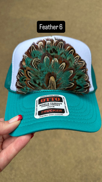 BLUE AND WHITE FEATHER TRUCK HAT