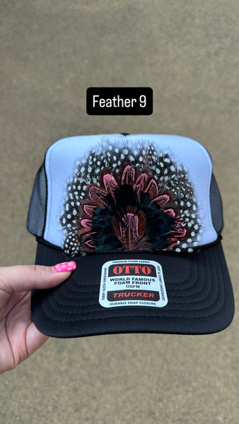 BLACK AND WHITE FEATHER TRUCKER HAT