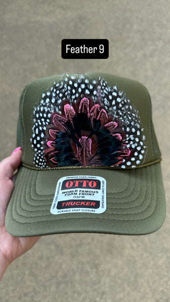 GREEN FEATHER TRUCKER HAT